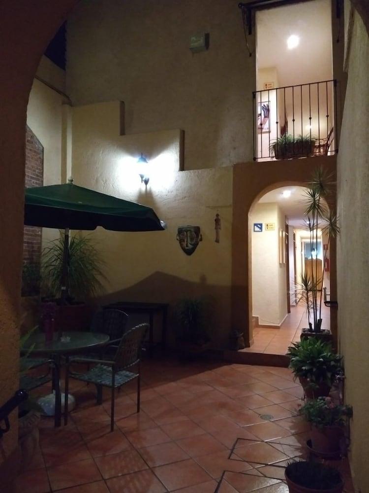 Hotel Casa Galeana Morelia Exterior foto